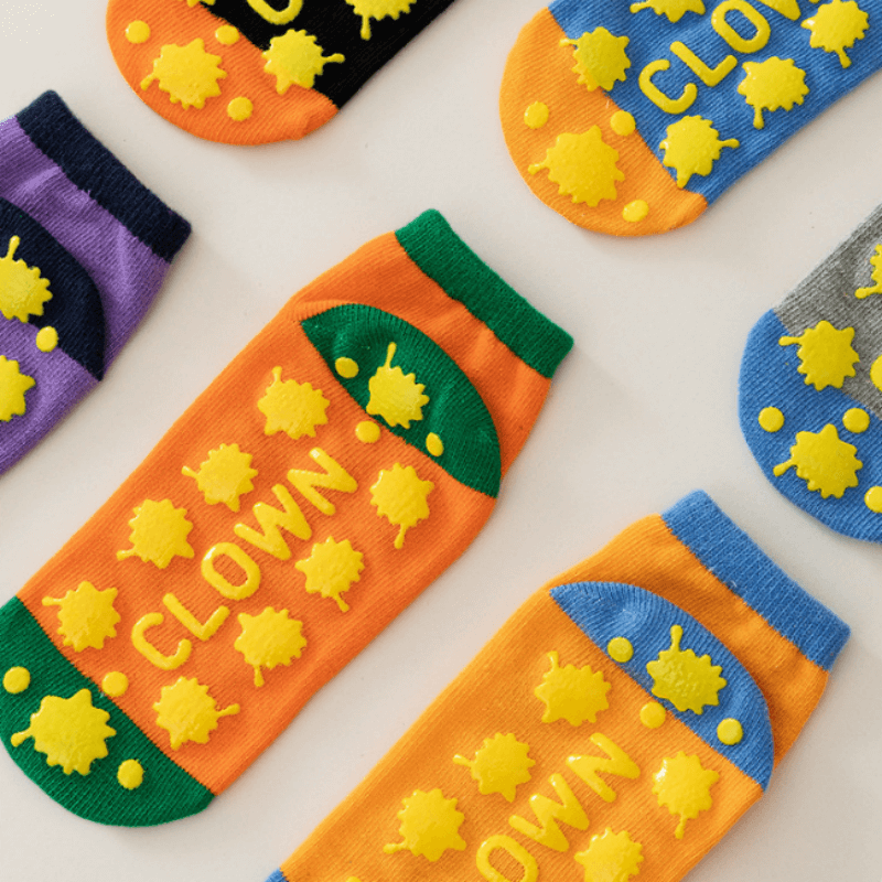 Custom Manufacturer Indoor Trampoline Socks Playground Bulk Grip Socks Wholesale Anti-slip Jump Socks- (1)