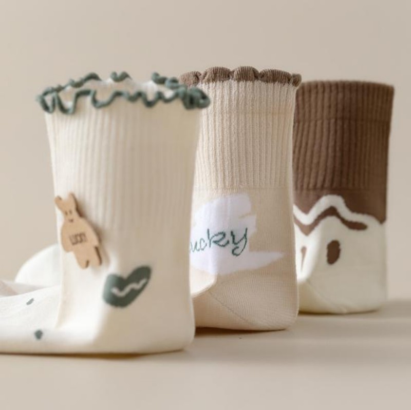 New Style Manufacturer Comfortable Animal Fuzzy Cartoon Crew Socks for Women (2).jpg