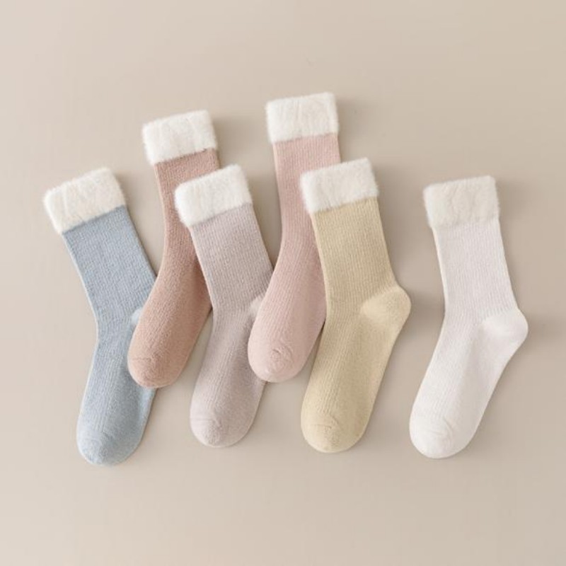2. Custom Factory Cozy Women Crew Socks Thermal Socks for Winter.jpg