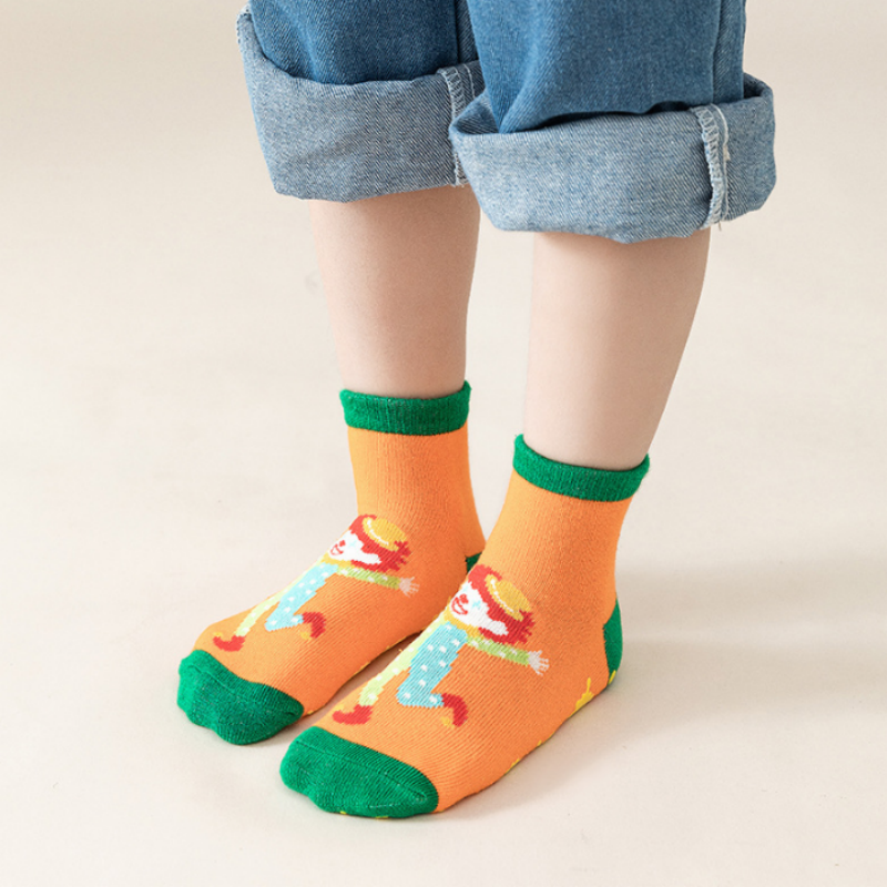 Custom Manufacturer Indoor Trampoline Socks Playground Bulk Grip Socks Wholesale Anti-slip Jump Socks- (5)