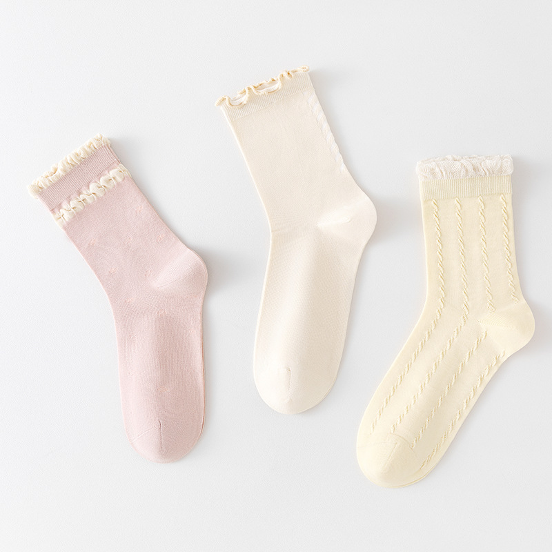 2Trendy Fashionable Embossed Ruffle Pattern Socks  Crew Socks for Spring and Summer