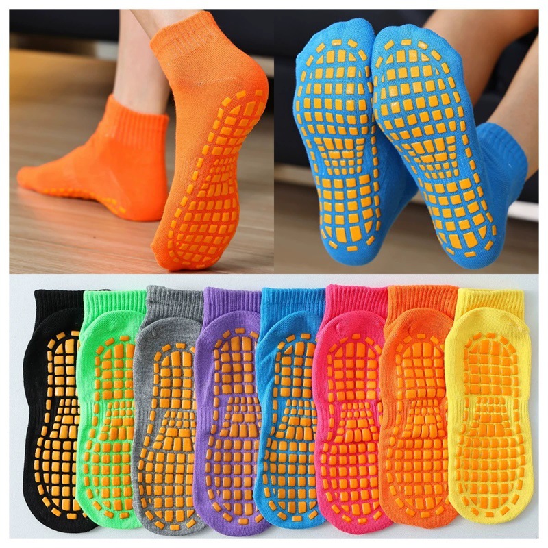 water yoga socks, grip socks for water parks, water park staff socks (4)