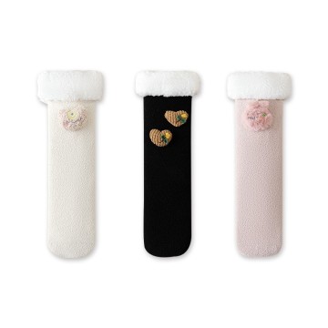 Manufacturer OEM New Design Fuzzy Women Merino Crew Socks for Winter